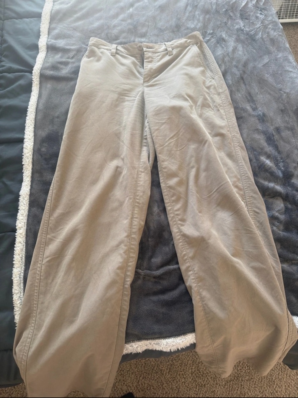 Vuori Wide-Leg High-Rise Pants in Khaki